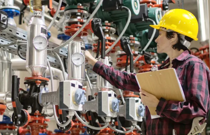 “Harnessing Power and Sustainability: Commercial Boilers in Renewable Energy”