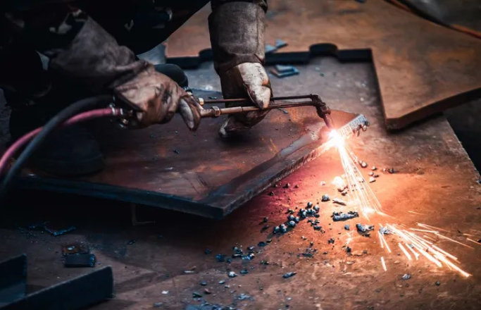“Unveiling the Finest Metal Fabrication Techniques for Commercial Applications”