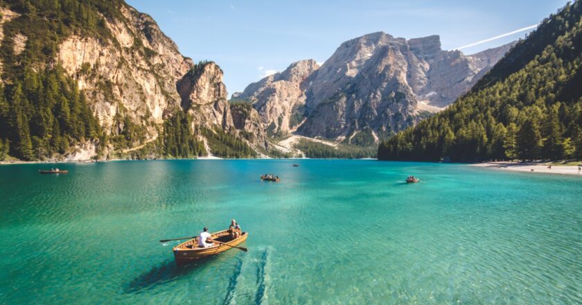 MakeMyTraveling Revolutionizes Your Journeys: Explore, Discover, and Enjoy!