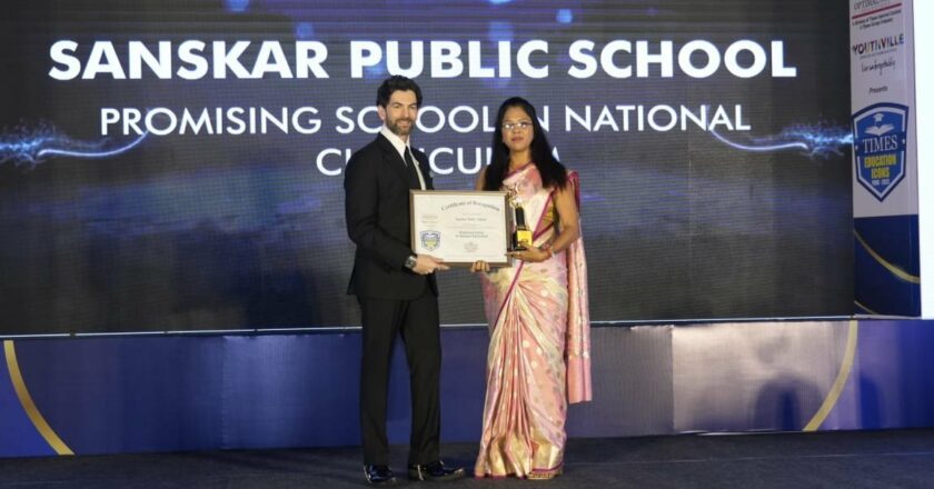 Sanskar Public School Awarded with Promising School in National Curriculum