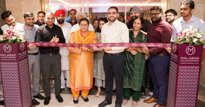Malabar Gold & Diamonds opens a new showroom at Rajouri Garden, 7th in Delhi.