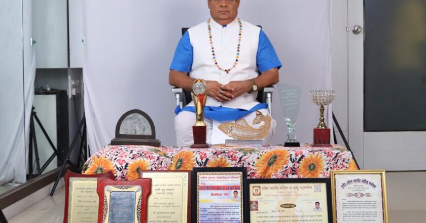 Pandit Prakash Joshi, Top Astrologer in Ahmedabad, Foretells Political Triumphs and Sporting Victories