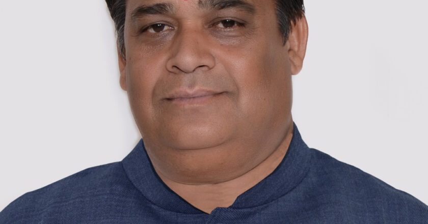 Renowned and Trusted – Pandit Prakash Joshi, Ahmedabad’s Famous Astrologer, Reveals the Path to Success