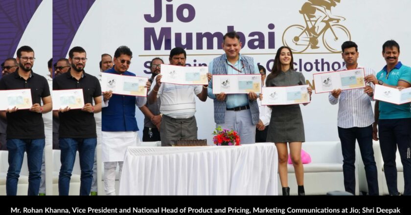 Deepak Kesarkar, Mumbai’s Guardian Minister, Ramdas Athawale and Shrikant Shinde announce Thane-Mumbai cycling lane at Jio Mumbai Cyclothon