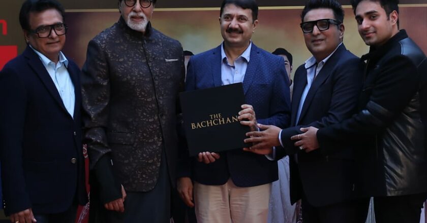 Amitabh Bachchan launches SMM Ausaja’s Om Books International’s The Bachchans: A Saga of Excellence Unveiling