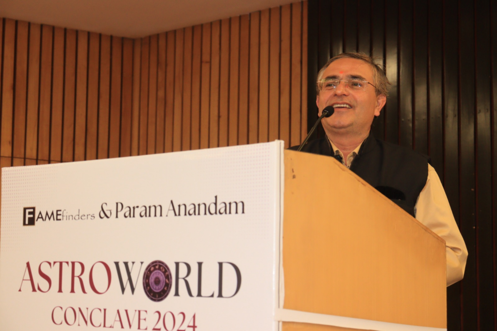 CA Shankar Ghansahamdas Andani honored with Life Time Achievement Award in Astroworld Conclave 2024.