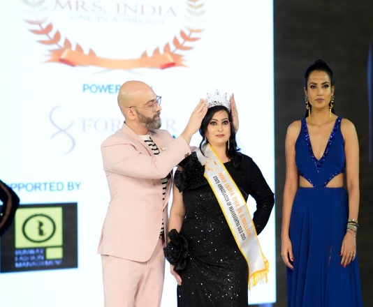 Aarti Dahiya, Architect at Global Bank, Pune won Mrs Maharashtra State Ambassador.