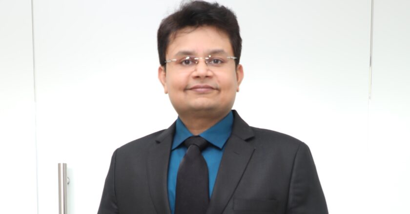 “Transforming Smiles and Faces: Dr. Sharad Kumar’s Excellence in Invisible Braces, Invisalign, Dental Implants and Smile Designing in Navi Mumbai”