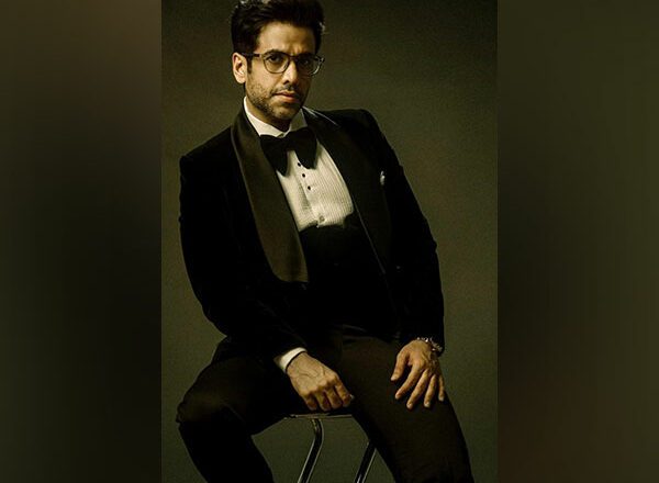 Tusshar Kapoor joins the cast of Producer Prerna Arora’s OTT film “Dunk” in an electrifying avatar as an indestructible lawyer