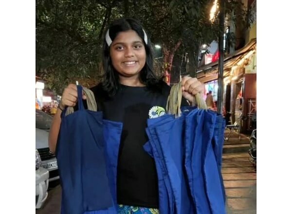 Teen Activist Manya Harsha Leads Recycling Revolution in Bengaluru, Transforms Granny’s Sarees into Sustainable Bags on Earth Day