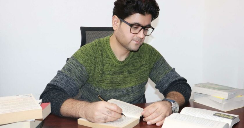 With a String of New Books, Famous Poet Mujahid Ali Khan Shares His Best Thoughts on Finance, Success, Life and Poetry.