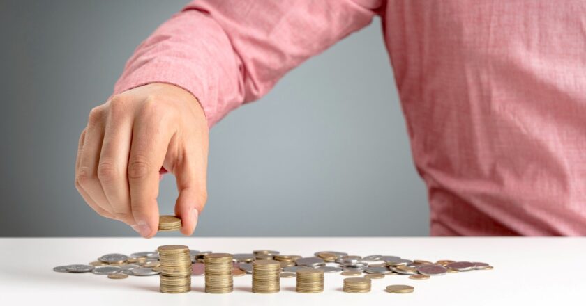 Charting Your Future Growth: Navigating FD Interest Rates Across Various Issuers