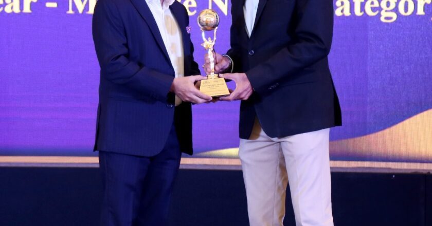 Times Business Awards 2024: Dugar Finance MD Ramesh Dugar Wins ‘Entrepreneur of the Year’ for Mid-Size NBFC, Presented by Krishnamachari Srikkanth