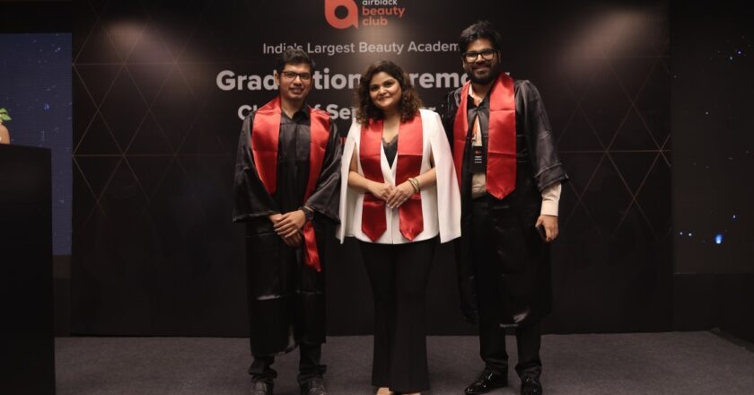 Airblack holds India’s Largest Beauty Graduation Ceremony celebrating 800 Make-Up Artists graduating from 300 Cities