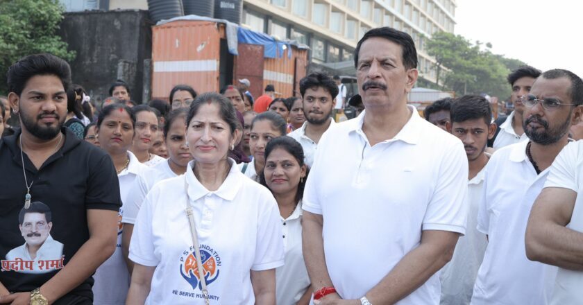 Successful Beach Clean-Up Drive at Juhu Beach Organized by PS Foundation