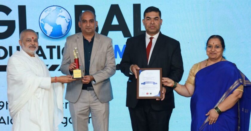 Vishwashanti Gurukul World School Honored as Top Boarding School at Global Education Summit 2024