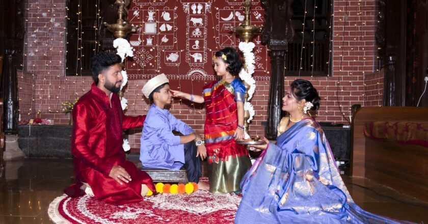 Celebrating Indian Heritage: Highlights Photo India and Retro Glam Production Present Bhai Dooj and Padva Celebrations at Paris Artmajeur Gallery