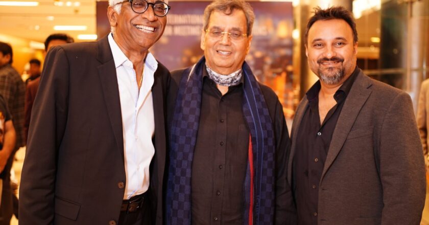 Master filmmaker Subhash Ghai honours Ace Hollywood Producer Ashok Amritraj with IIFTC Global Indian Cinema Icon Award