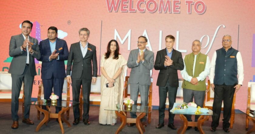 Bhushan Gagrani IAS, Municipal Commissioner (BMC) Mumbai and Vivek Phansalkar [I.P.S.], Mumbai Police Commissioner inaugurate the 32nd edition of CREDAI-MCHI, India’s Largest Property Expo 2025 witnessing over 14000 footfalls on the first day