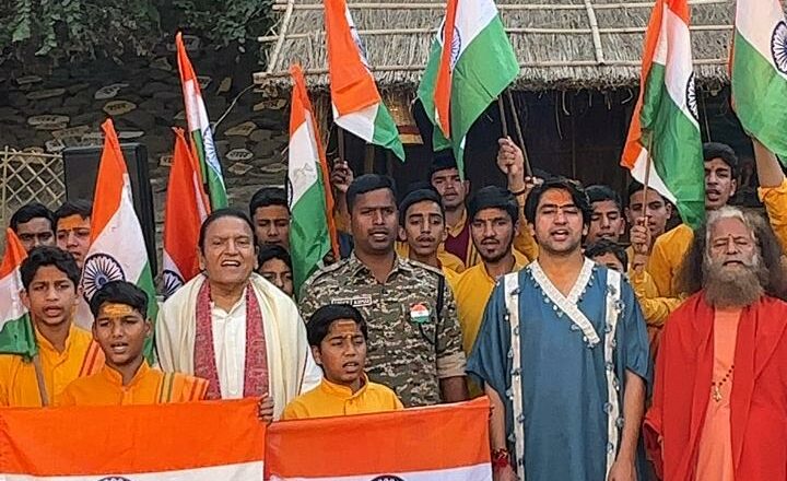 Dr. Dinesh Shahra and Dhirendra Shastri Inspire Change Through Spiritual Discourse at Mahakumbh