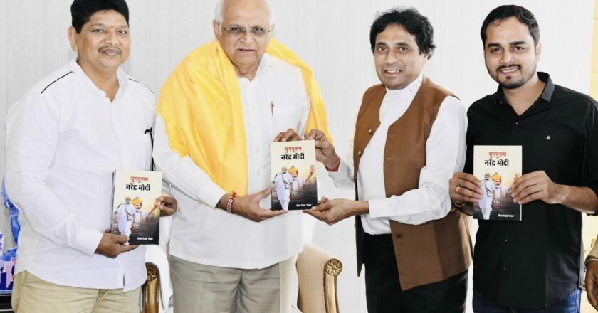 Dipak Desai’s ‘Yaadon Ke Gubbare’ Wins Dadasaheb Phalke Indian Television Award 2025 for Best Book of the Year
