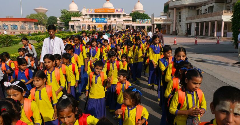 20,000 Poor and Needy Rejoice: Jagadguru Kripalu Parishat Distributes Aid Across Braj