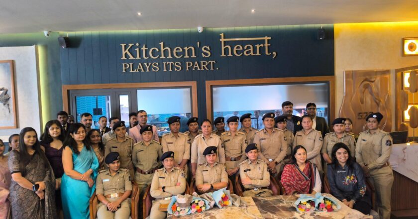 Chef Aanal Kotak launches new restaurant 522, honors women police constables and officers of SHE TEAM