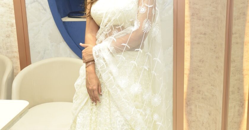 “Actress Ananya Nagalla Shines at Visista Jewellers’ Spectacular Bumper Draw Event!”