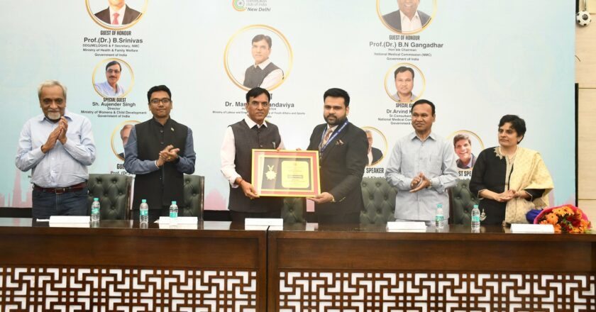 Dr. Lakshya Mittal Receives Dr. B.C. Roy Memorial Award from Union Minister Dr. Mansukh Mandaviya at UDFCON 2025