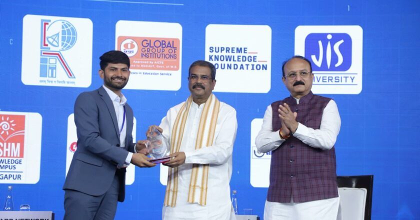 Digraj Singh Rajput Awarded “Emerging Educator of Digital Bharat” by Union Education Minister Shri Dharmendra Pradhan at ABP SmartEd Conclave