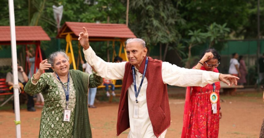Shreeji Sharan and Poinsar Gymkhana Senior Citizen Pariwar Bring Mumbai’s Senior Citizens Together for a Memorable Karaoke Evening