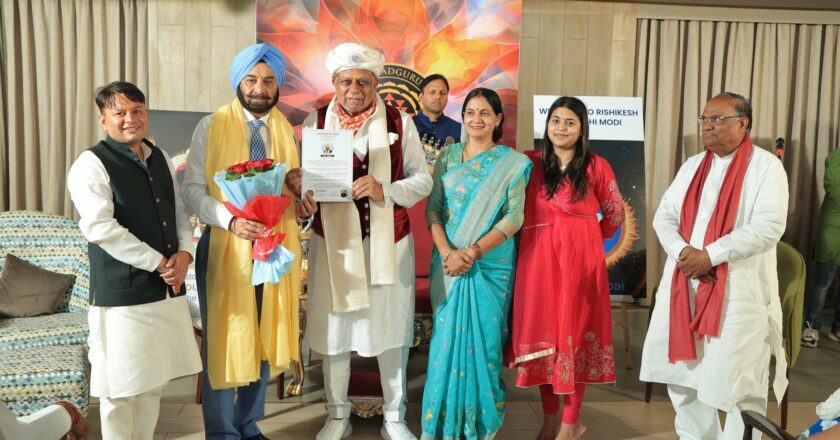 D.S. Mann Honoured as ‘Hindu King’ in Rishikesh by Rajarshi Bhupendra Modi