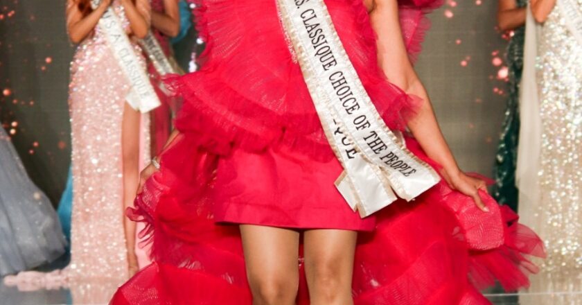 Sharada Narayanan wins  “Mrs. Classique Globe – Choice of the People” Award 2025 in Palm Springs, California