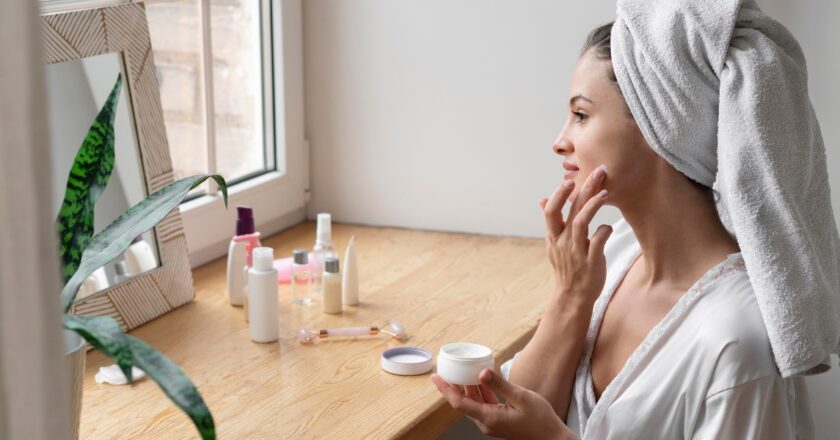 How to Layer Niacinamide Serum in Your Daily Skincare Routine