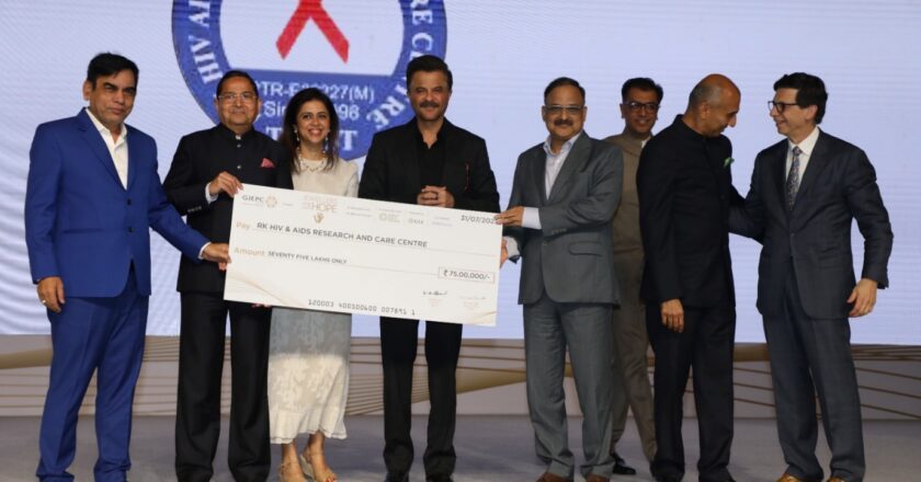GJEPC along with Anil Kapoor donated Rs 75 lakh to best NGO RK HIV AIDS Research and Care Center