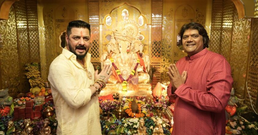 Mumbai’s Best Attraction: Mumbai Cha Sheth’s Open Double Decker Ganpati Tour