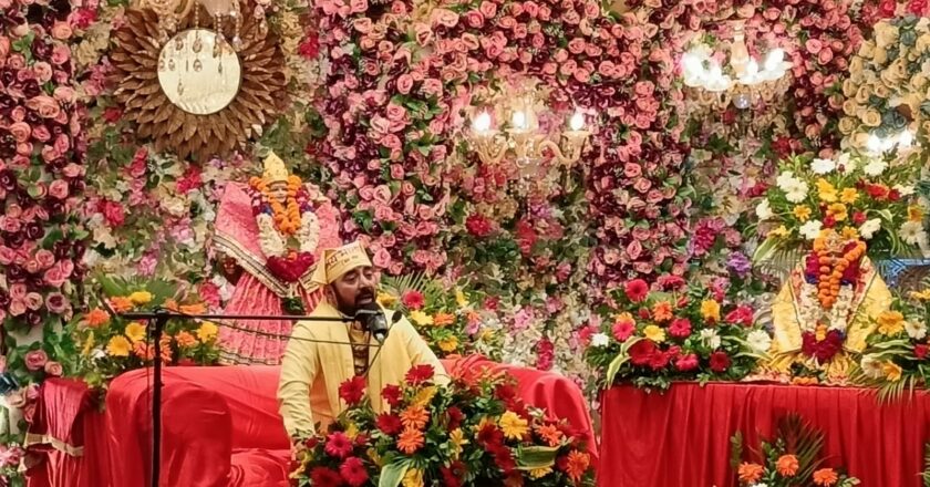 Mahant Shri Paras Bhaiji Maharaj Inspires Thousands at Faith-Based Gathering in Delhi