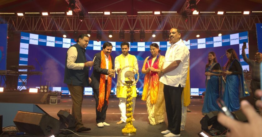 ‘Vishwas ka Sangam – Gala Night’ at Omaxe Sangam City: Aastha Gill and Sugandha Mishra enthrall the audience