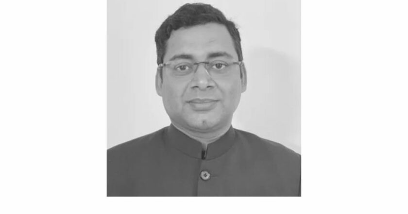 Eminent Supreme Court Lawyer Devesh Tripathi  receives Honorary Doctorate from University of California .