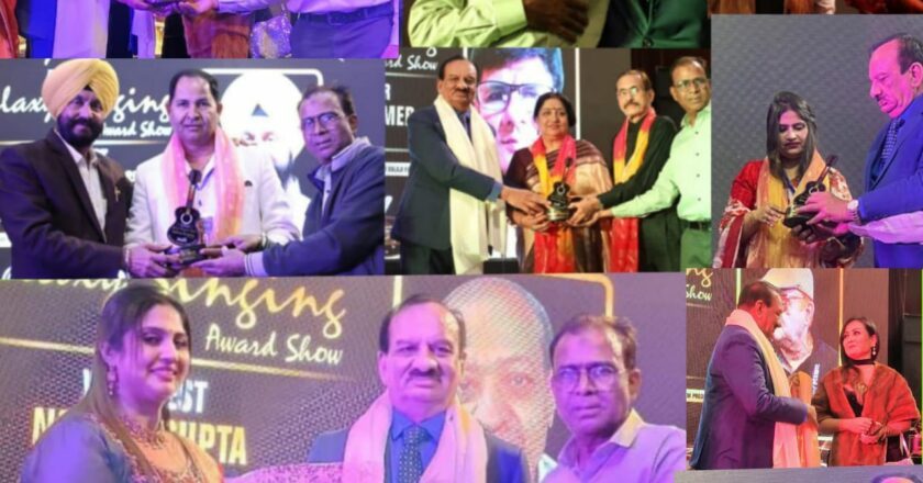 Dr. Suniel Parashar honored the singers at an event organized by Galaxy Production House