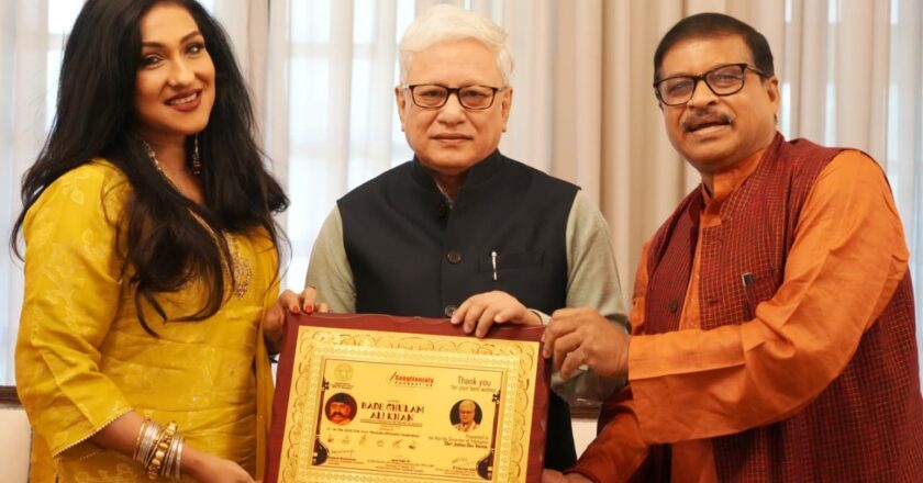 Hon’ble Governor of Telangana Shri Jishnu Dev Varma was felicitated by Shri Abhijeeth Prodyut and Rituparna ,at Hyderabad.